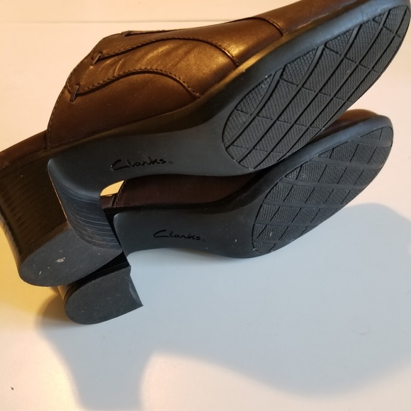 Clark's Leather Heel Slip ons - Picture 5 of 7